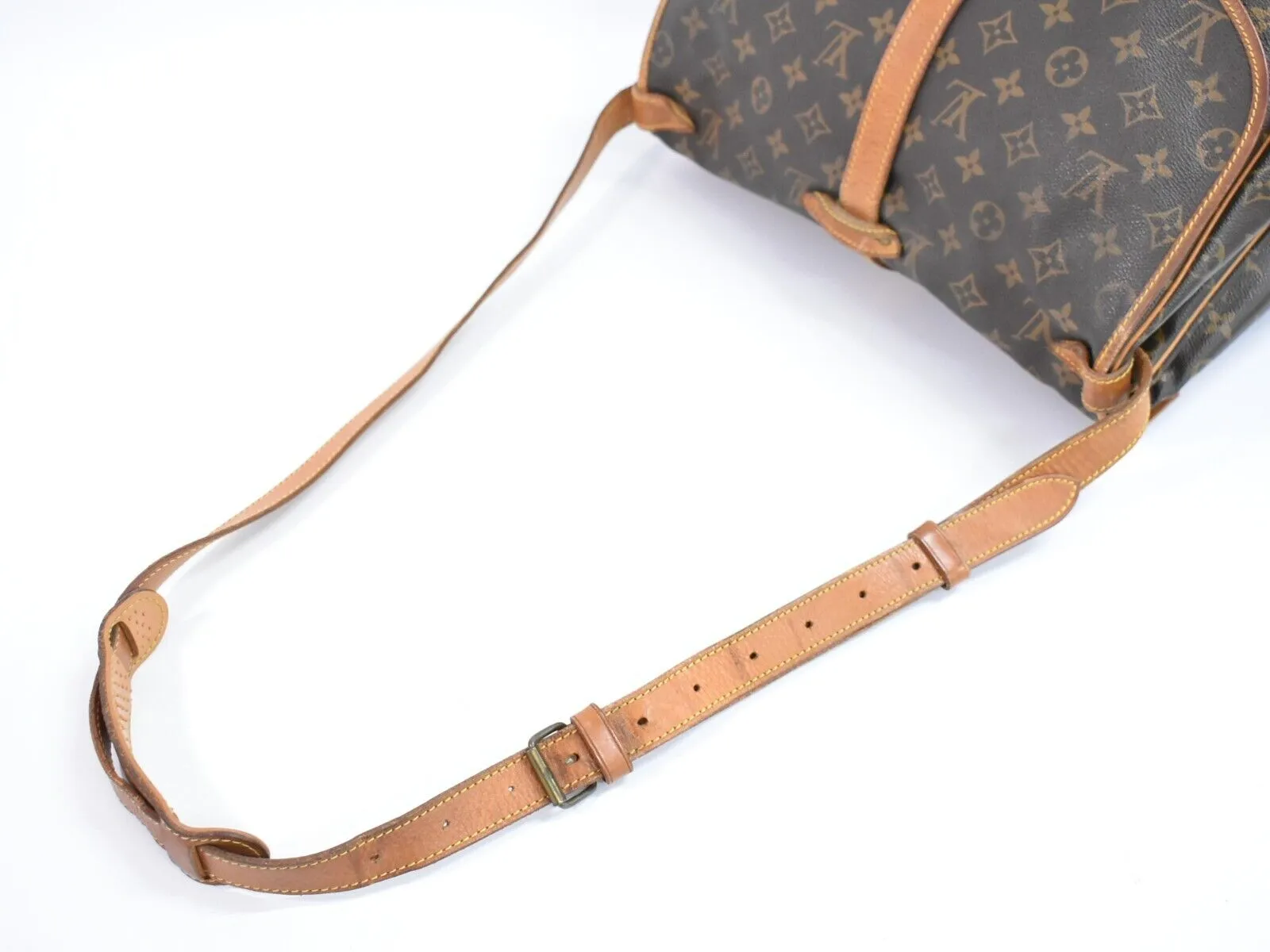 Louis Vuitton Saumur 35  Canvas Shoulder Bag (Pre-Owned)