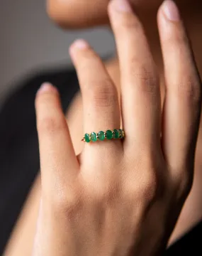 Oval Emerald Band